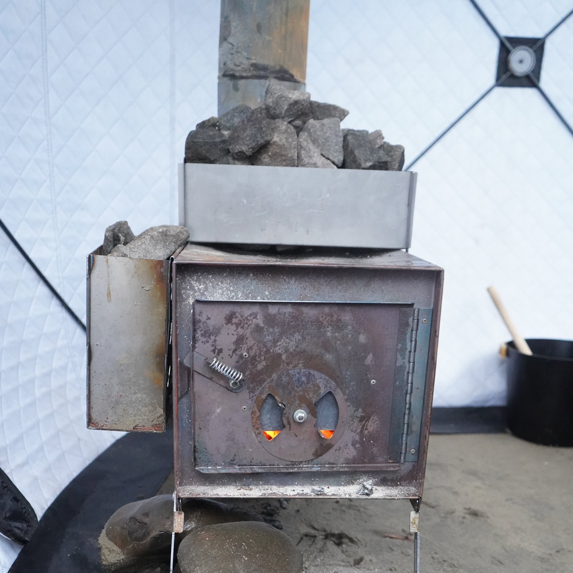 Creating a Safe and Efficient Heat Zone Inside Your Sauna Tent